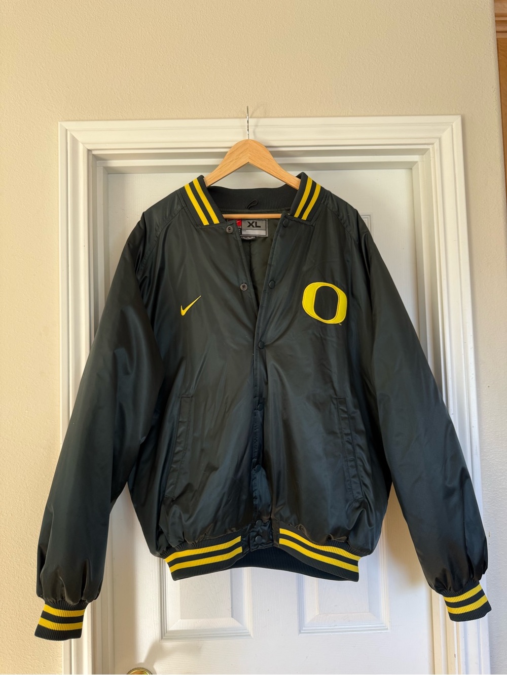 Nike Oregon Ducks Black & Yellow Bomber Jacket